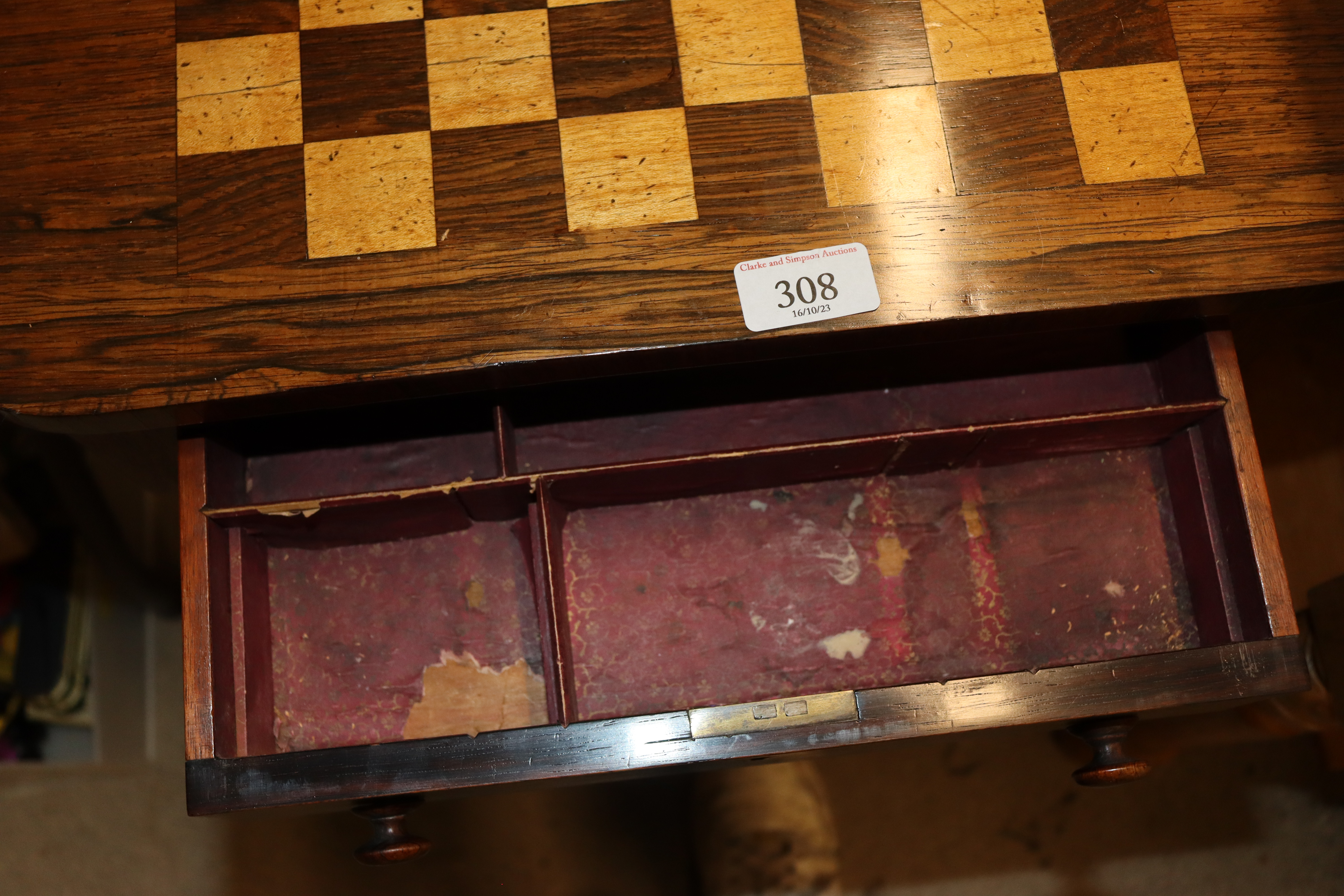 A Victorian games table fitted single drawer - Bild 3 aus 3