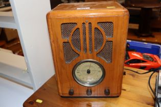 An Art Deco style radio