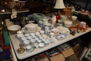 A large quantity of various glass and china to inc