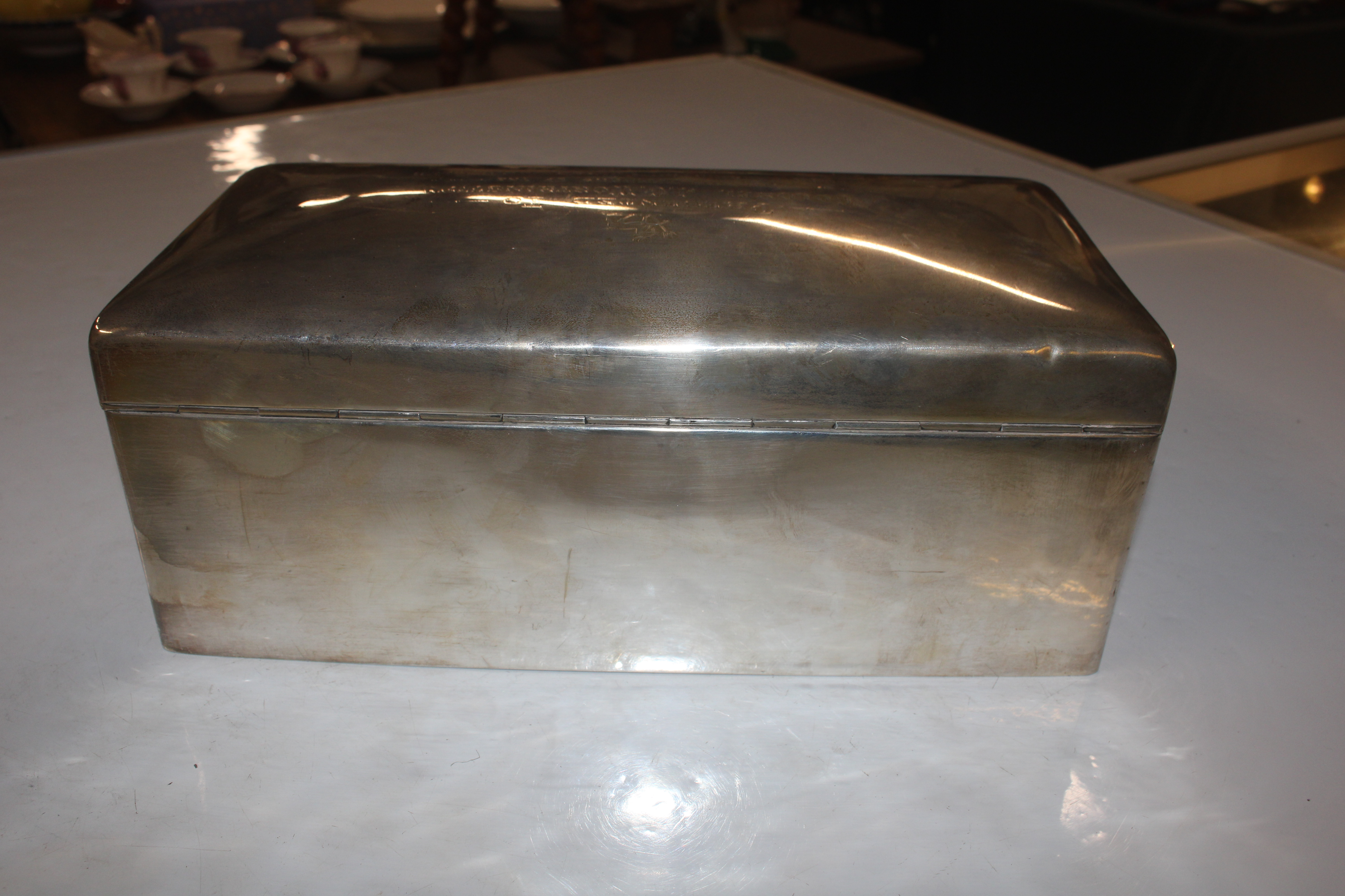 A large silver cigar box inscribed to lid "Present - Bild 5 aus 7