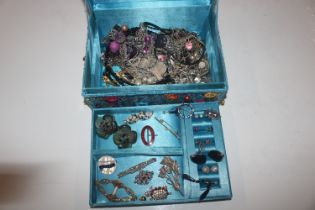 A sequin decorated jewellery box and contents of c