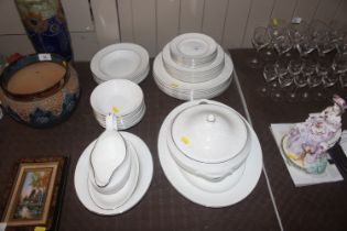 A collection of Wedgwood "Cygnet Platinum" dinnerw