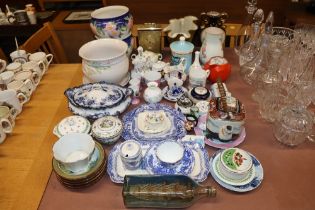 A quantity of various china to include handkerchie