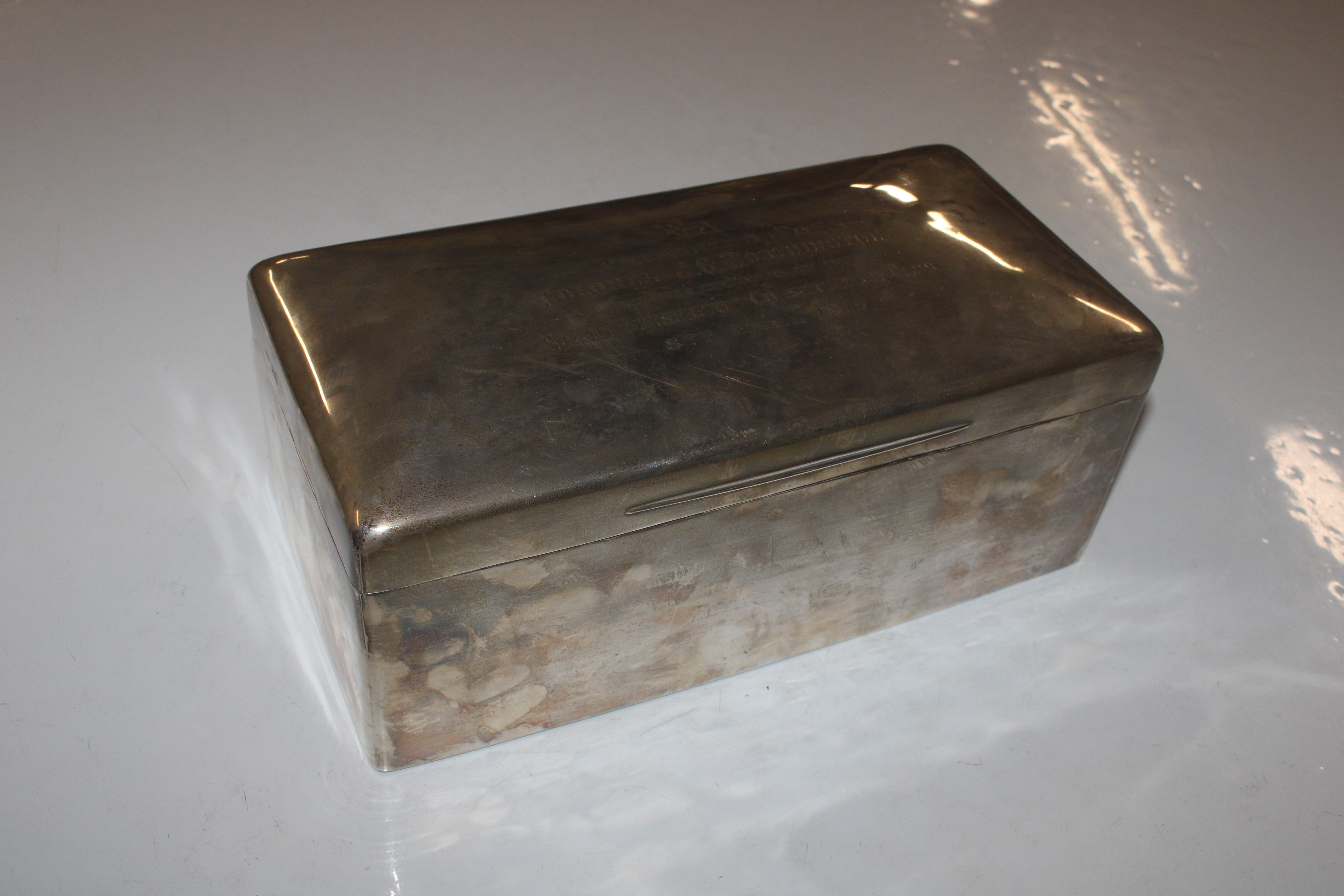 A large silver cigar box inscribed to lid "Present - Bild 3 aus 7