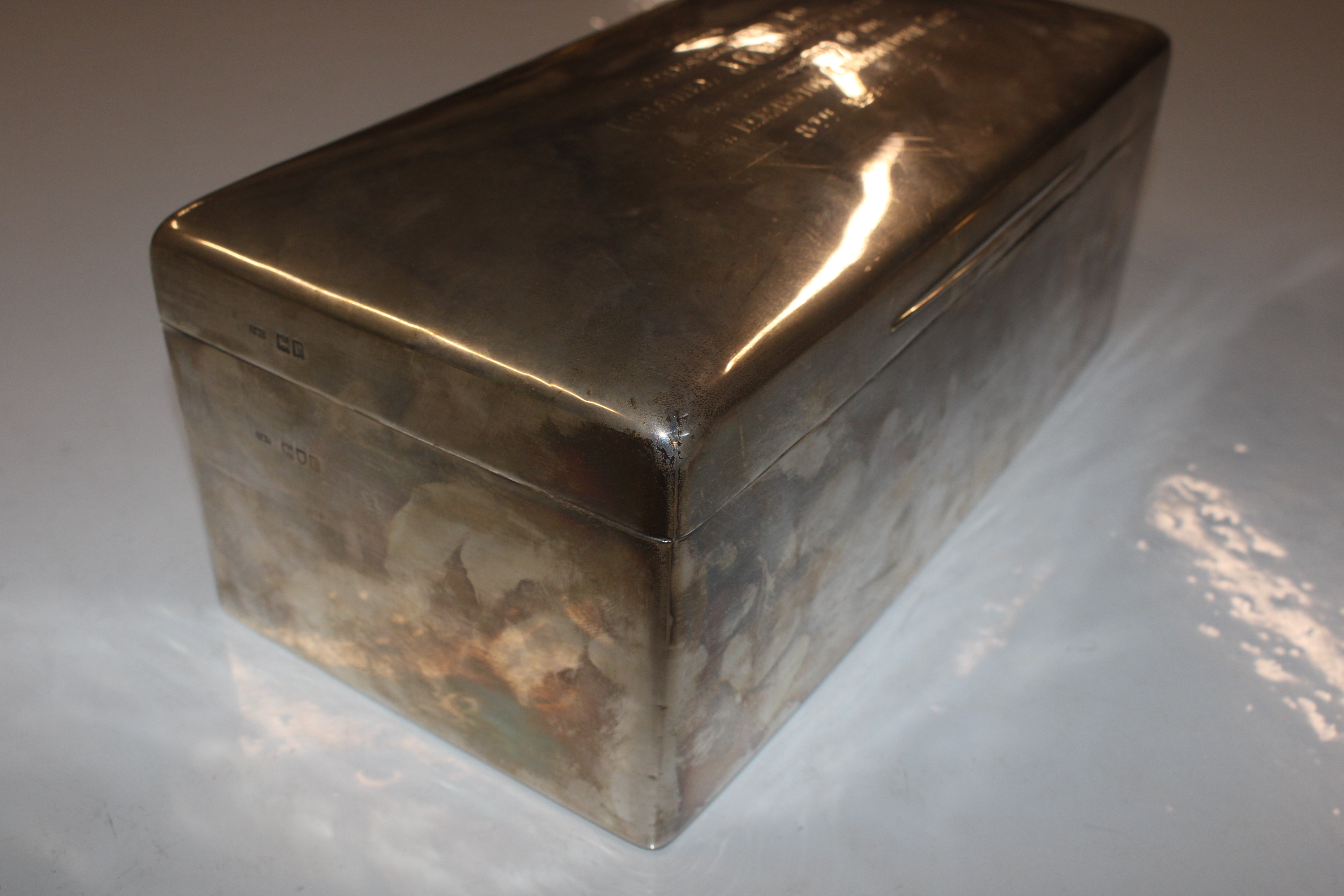 A large silver cigar box inscribed to lid "Present - Bild 4 aus 7