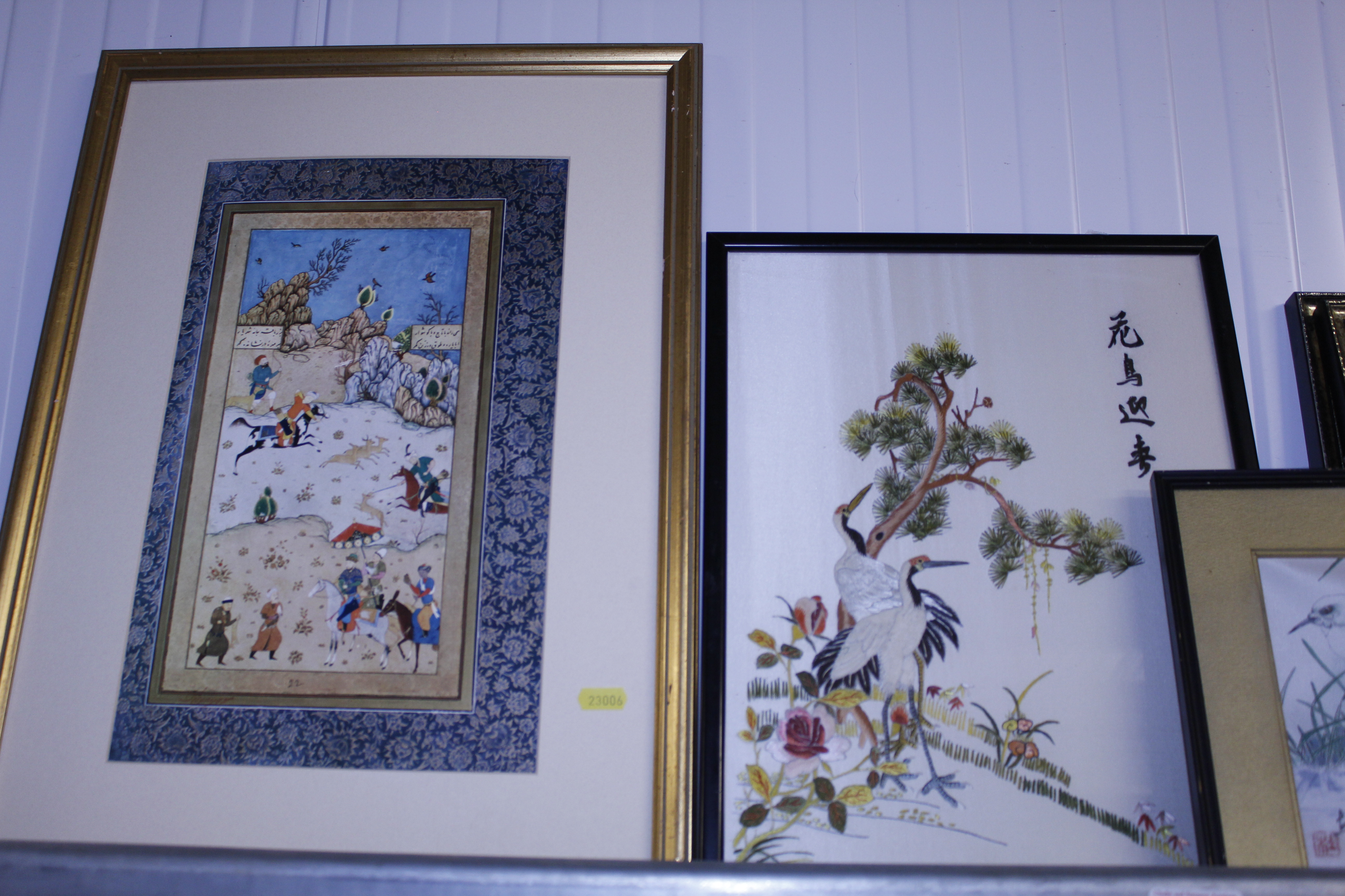 A collection of Oriental watercolours, prints and embroideries - Bild 3 aus 3