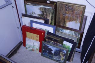 A large quantity of various prints and pictures