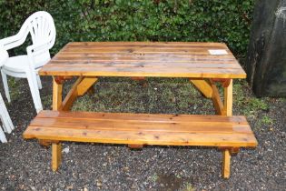 A picnic bench