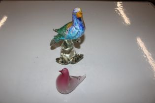 A Murano glass model of a bird; another similar st