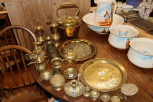 A quantity of various brass ware