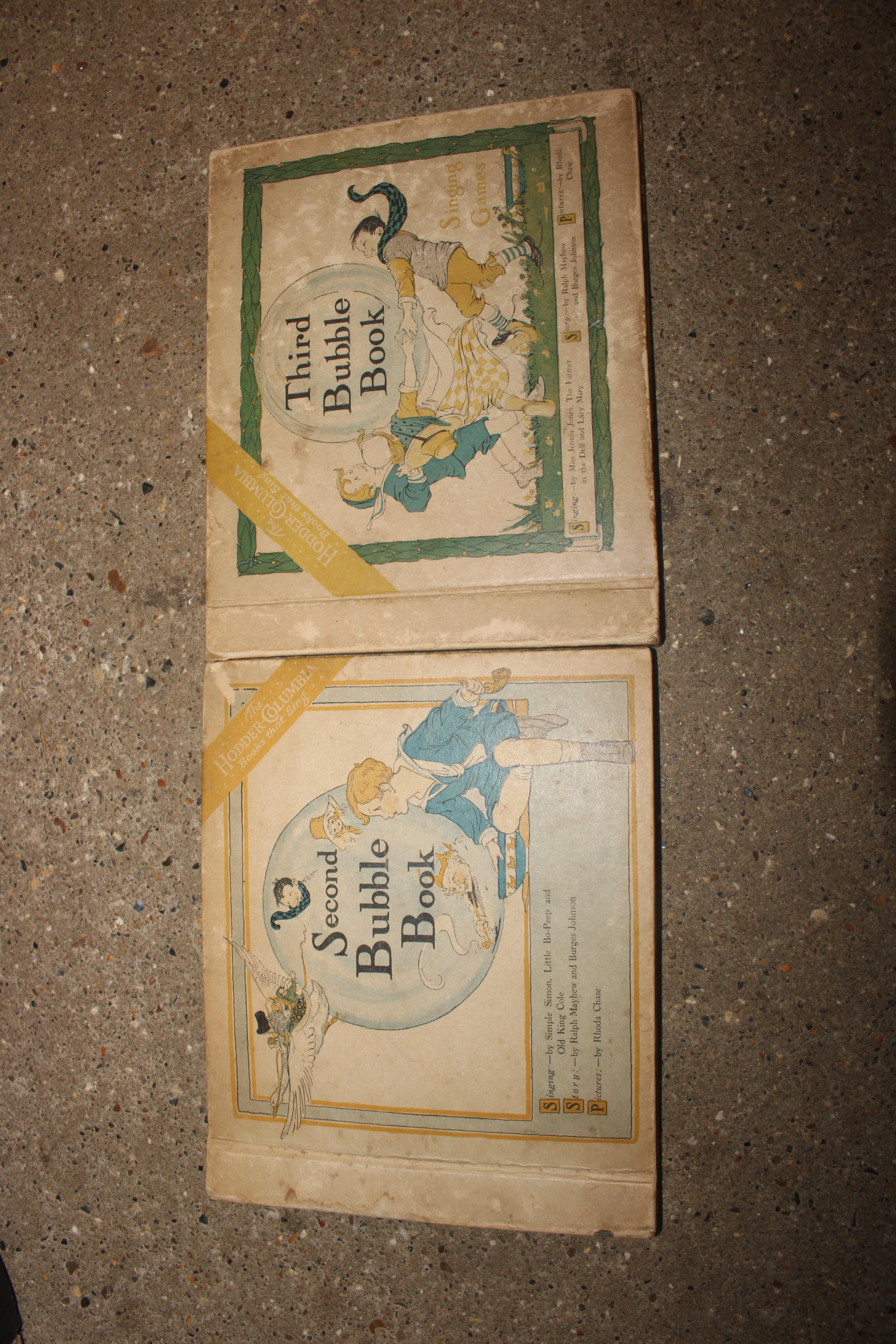 A box containing magazines, books, records, bag et - Bild 2 aus 9