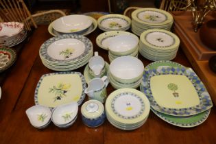 A quantity of Royal Doulton "Garmina" patterned di