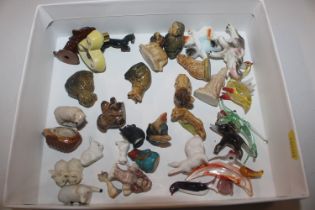 A box of miniatures including wade Whimsy's and Mu