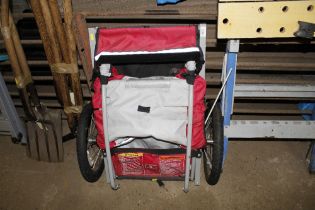 A child's trailer long cycle carrier