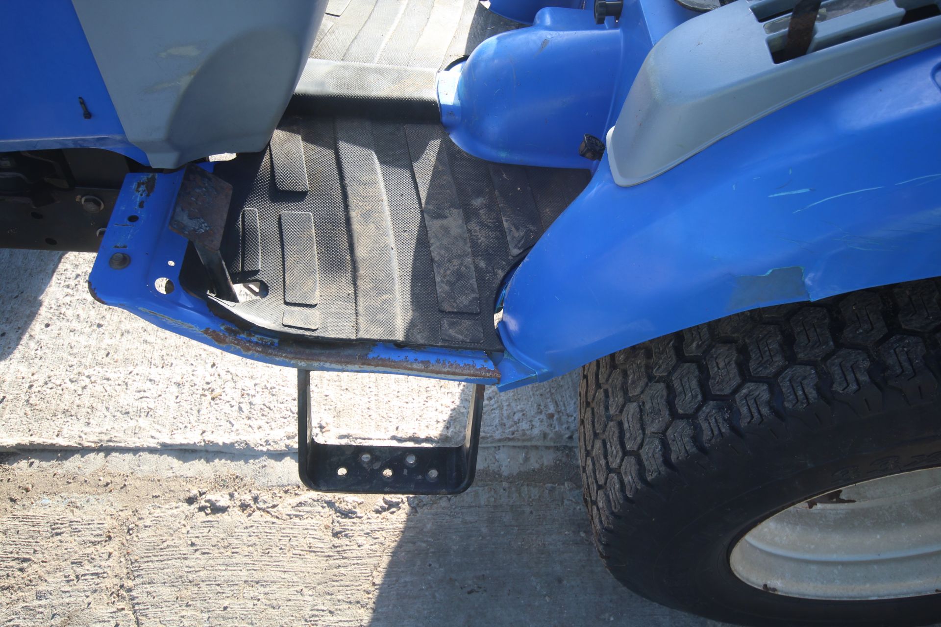 **UDATED DESCRIPTION** New Holland Boomer 25 4WD compact tractor. Registration EU17 AXK. Date of - Image 12 of 50