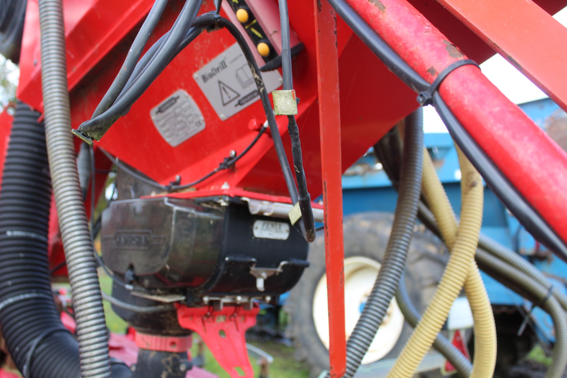 Vaderstad Biodrill 360 seeder. 2014. Currently set up as 15 outlet on bar, previously mounted to - Image 13 of 22