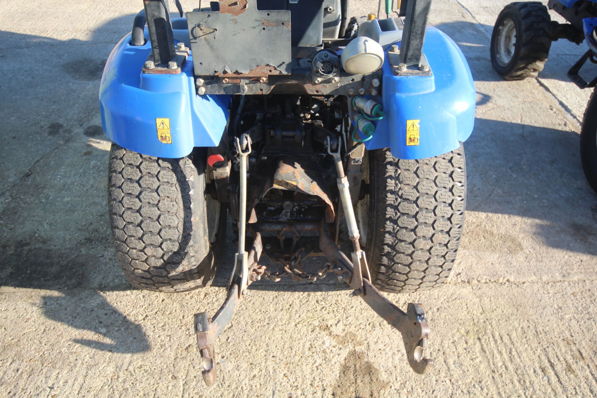 **UPDATED DESCRIPTION** New Holland Boomer 25 4WD compact tractor. Registration AY17 AHF. Date of - Image 18 of 45