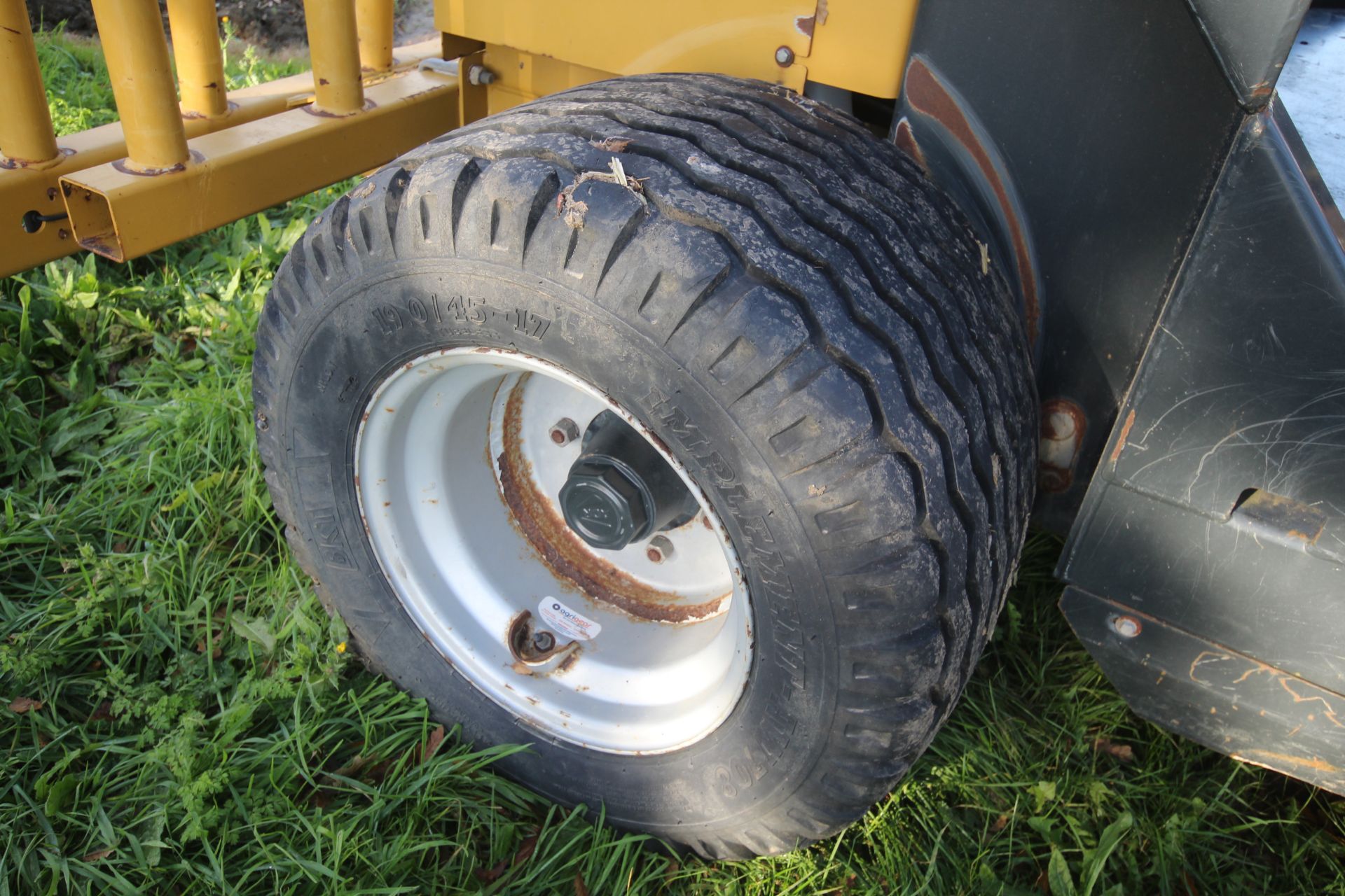 Tanco Autowrap 1418S static automatic bale wrapper. Bale count 39,497. 3,257 hours. With self- - Image 19 of 32