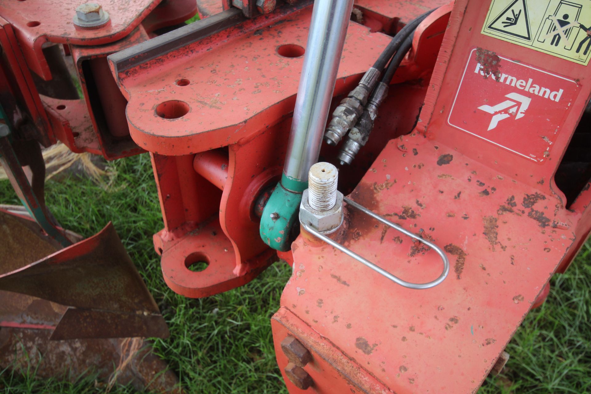 Kverneland LB85 5+1F reversible plough. 85/300/28/HD. With 300HP headstock, 28 bodies, tungsten - Image 12 of 31