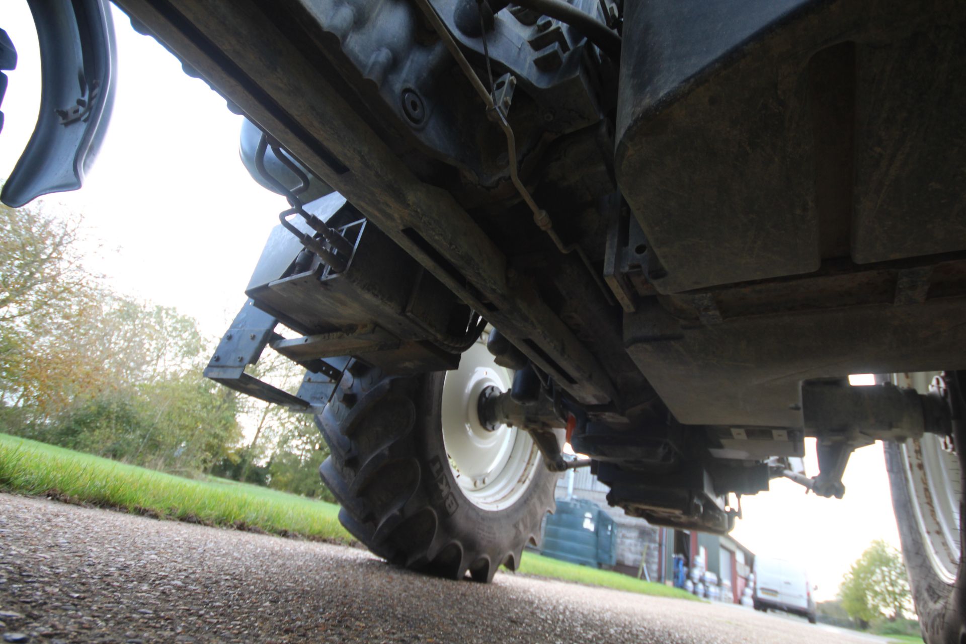 New Holland TS125A 4WD tractor. Registration AU04 ECC. Date of first registration 01/03/2004. 5, - Image 70 of 107