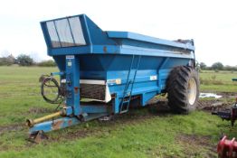 Bunning Lowlander 150HD 15T single axle muck spreader. 2006. 710/70R38 wheels and tyres. With twin