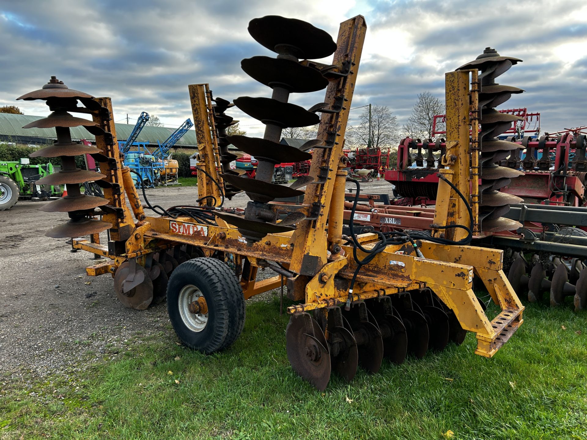 Simba MK2 hydraulic folding trailed discs. With cut aways all round and rear drawbar. Located near - Image 2 of 29