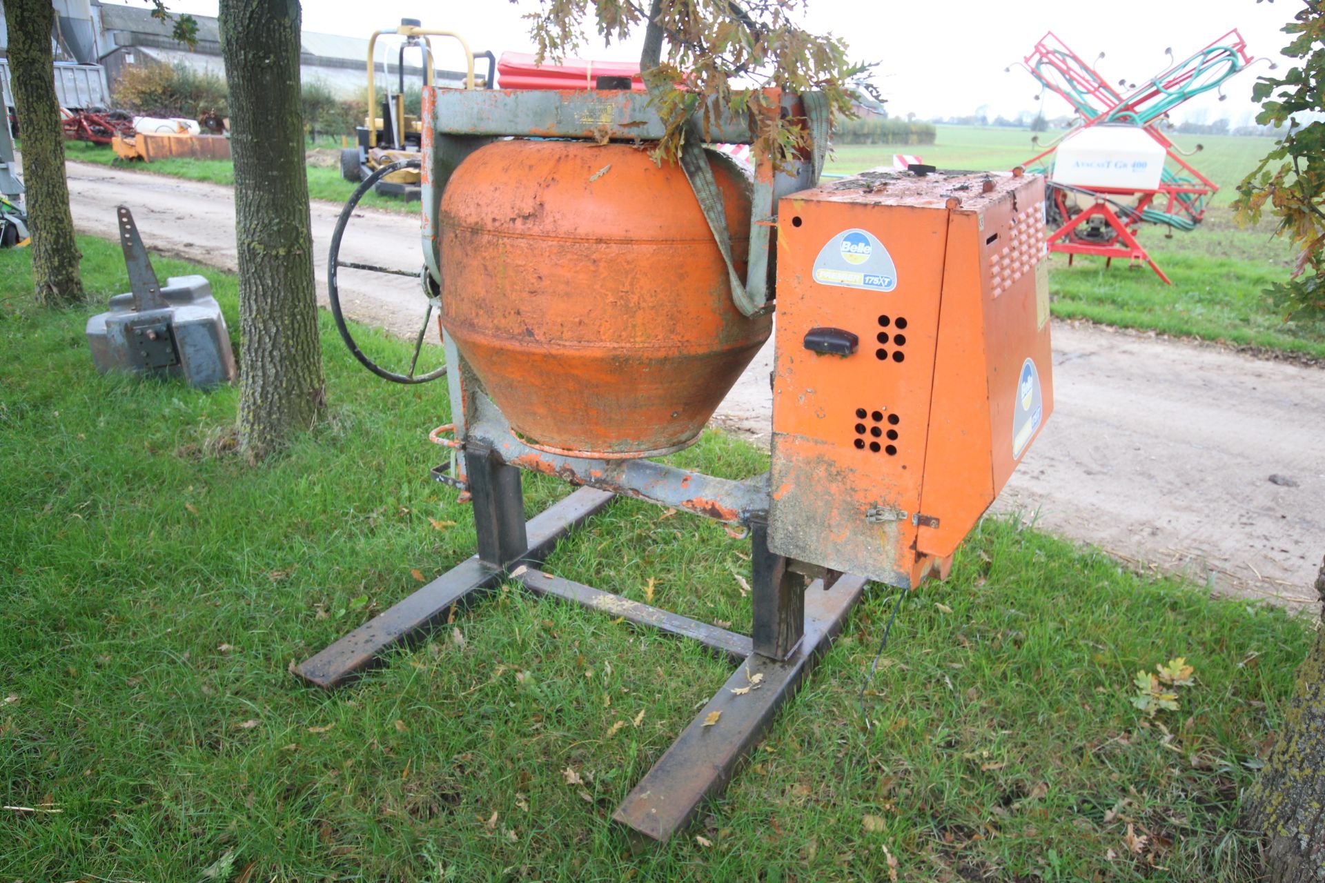 **UPDATED DESCRIPTION** Belle premier 175XT diesel cement mixer. Mounted on pallet tine slots. - Image 3 of 19