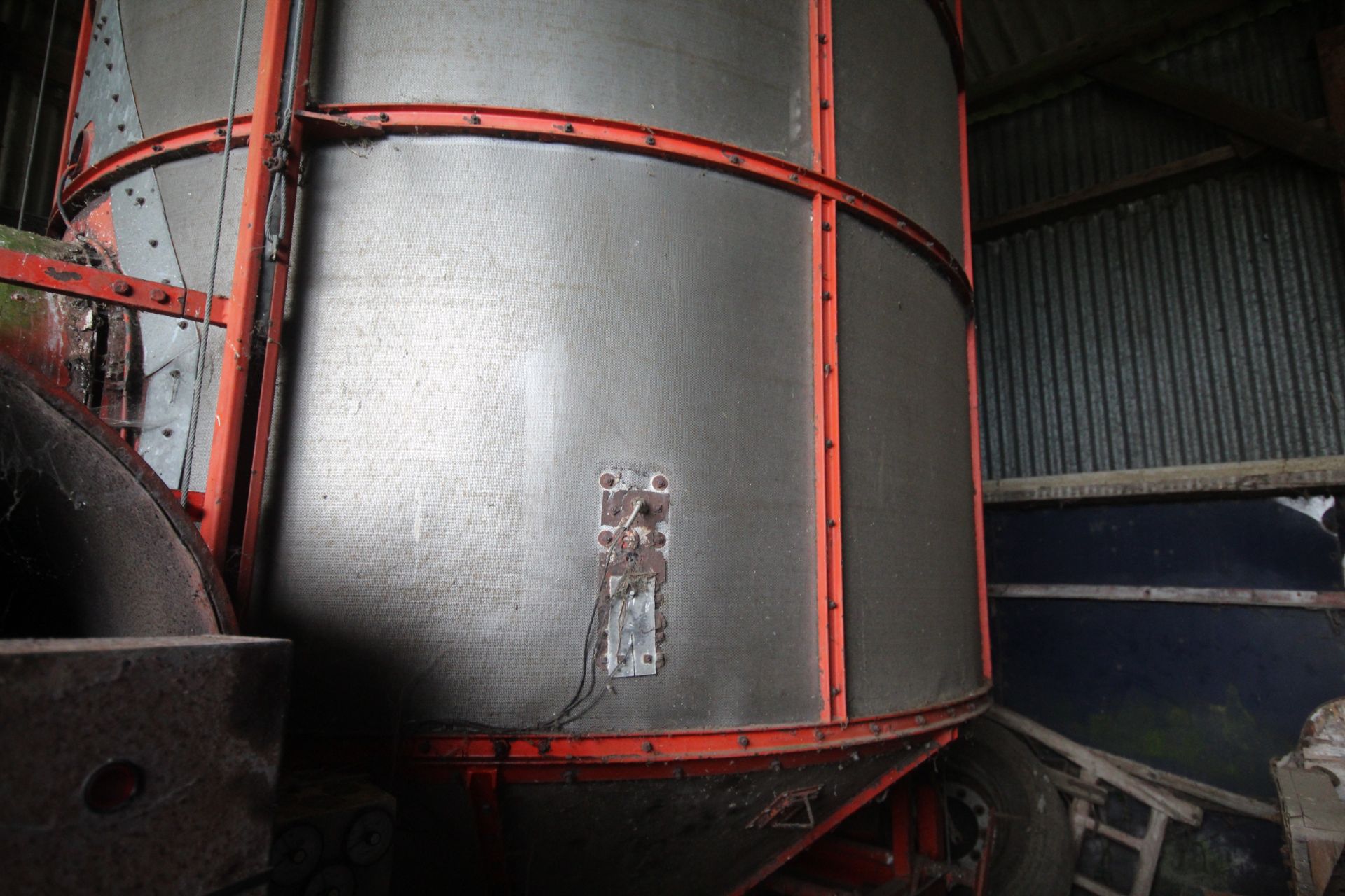 Master 12T diesel fired mobile grain drier. Owned for 25 years, unused for 10 years but dry - Image 21 of 41