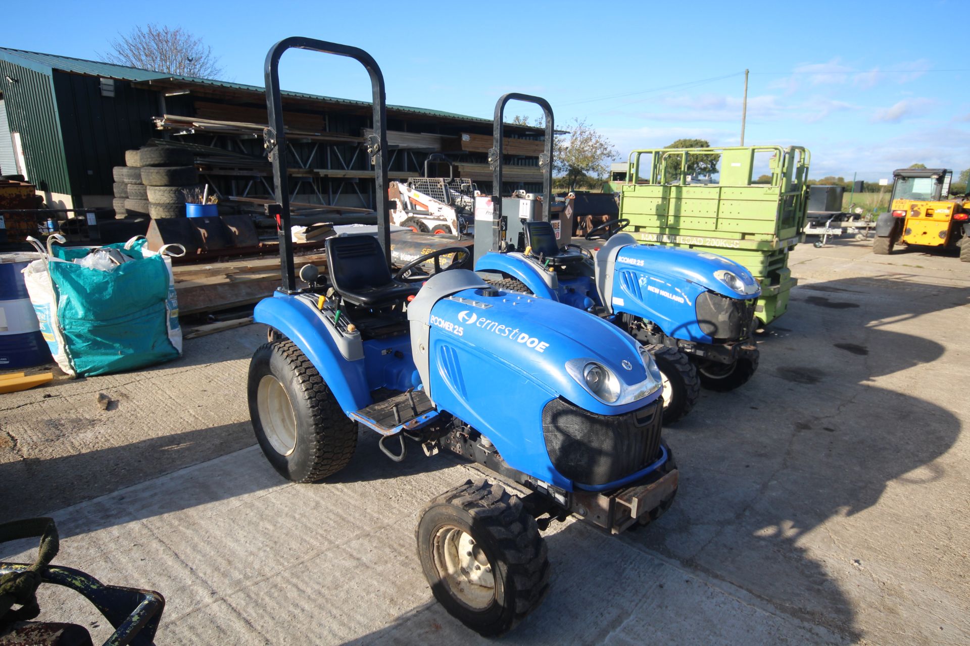 **UDATED DESCRIPTION** New Holland Boomer 25 4WD compact tractor. Registration EU17 AXK. Date of - Image 2 of 50