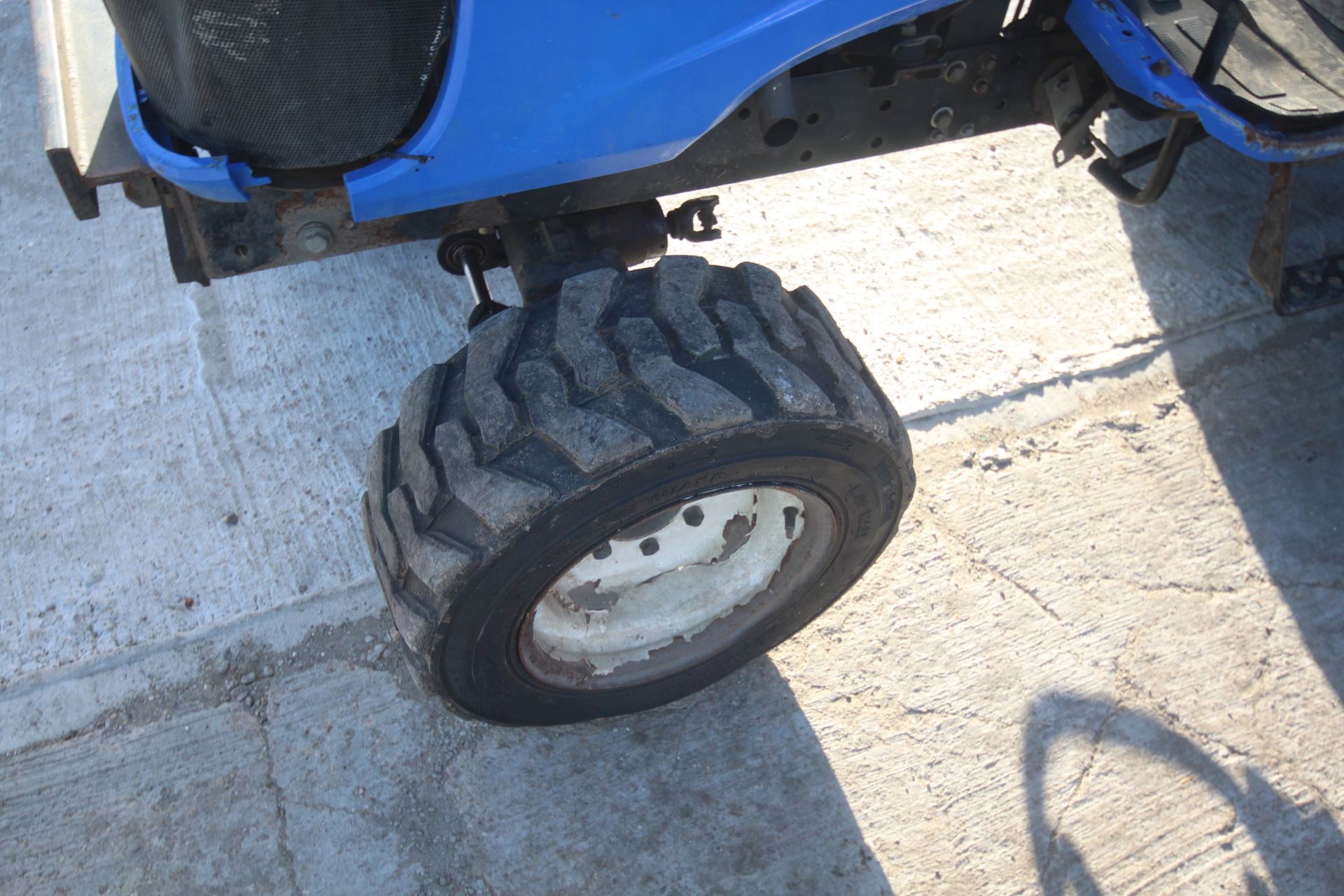 **UDATED DESCRIPTION** New Holland Boomer 25 4WD compact tractor. Registration EU17 AXK. Date of - Image 6 of 50