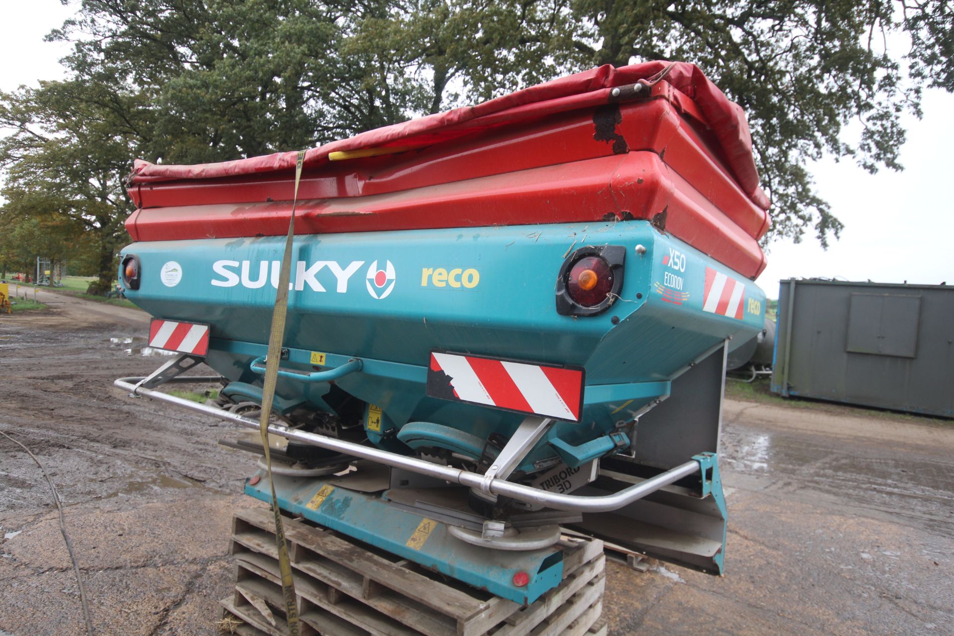 **UPDATED DESCRIPTION** Reco Sulky X50 Econov 4T twin disc fertiliser spreader. 2014. With hopper - Image 2 of 25