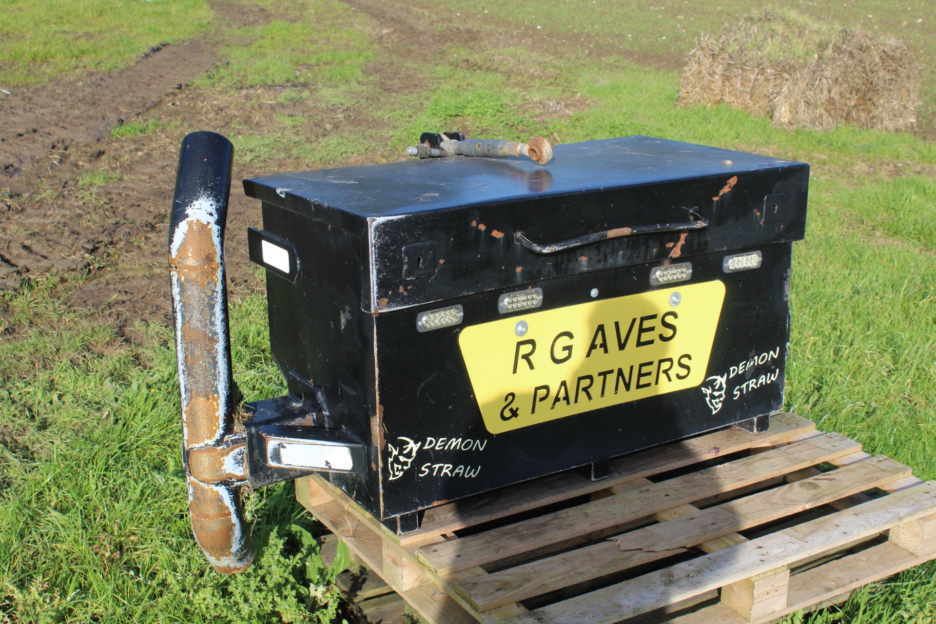Front linkage mounted hydraulic nudge bar for chaser. With toolbox. V