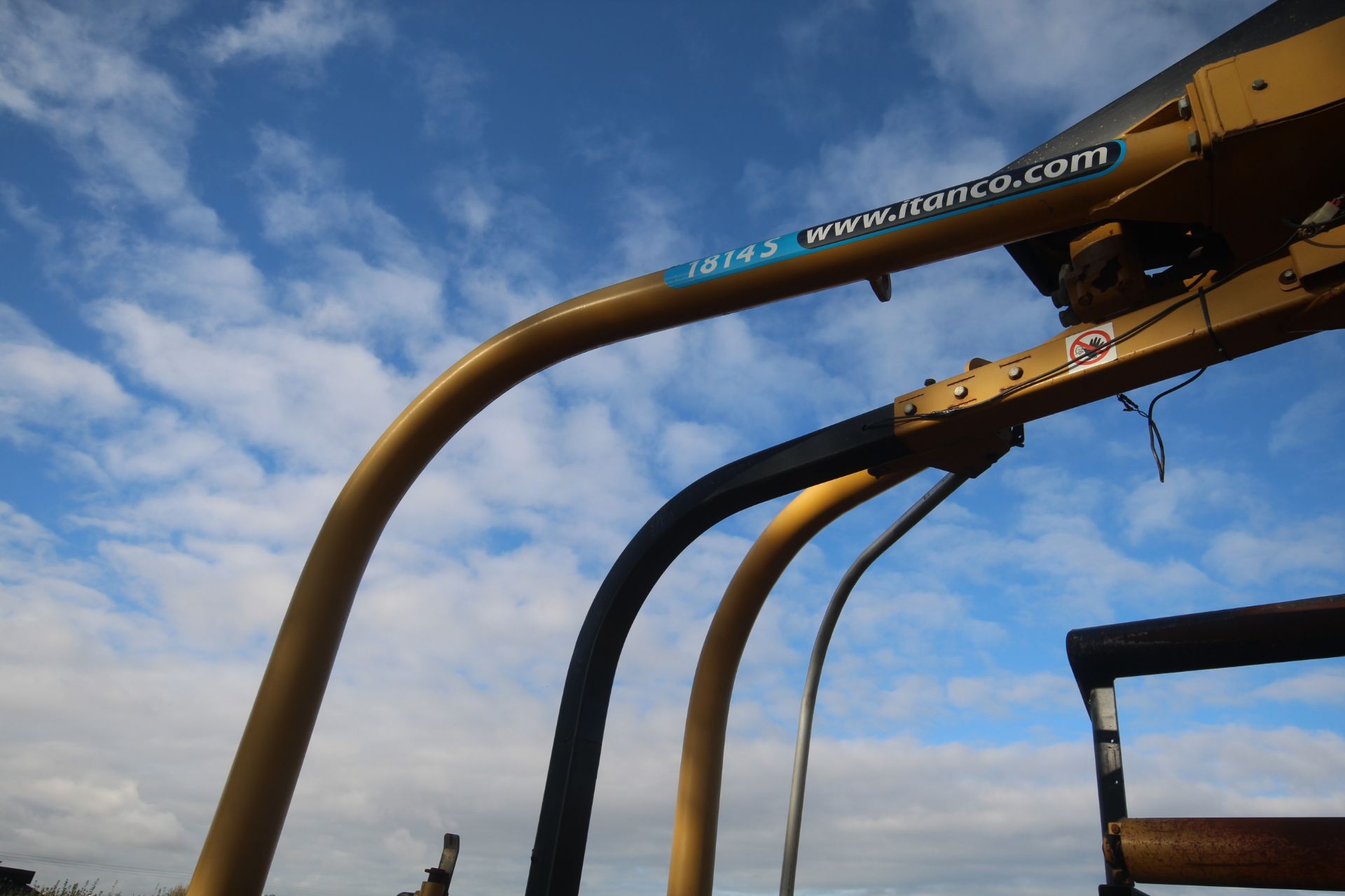 Tanco Autowrap 1418S static automatic bale wrapper. Bale count 39,497. 3,257 hours. With self- - Image 12 of 32