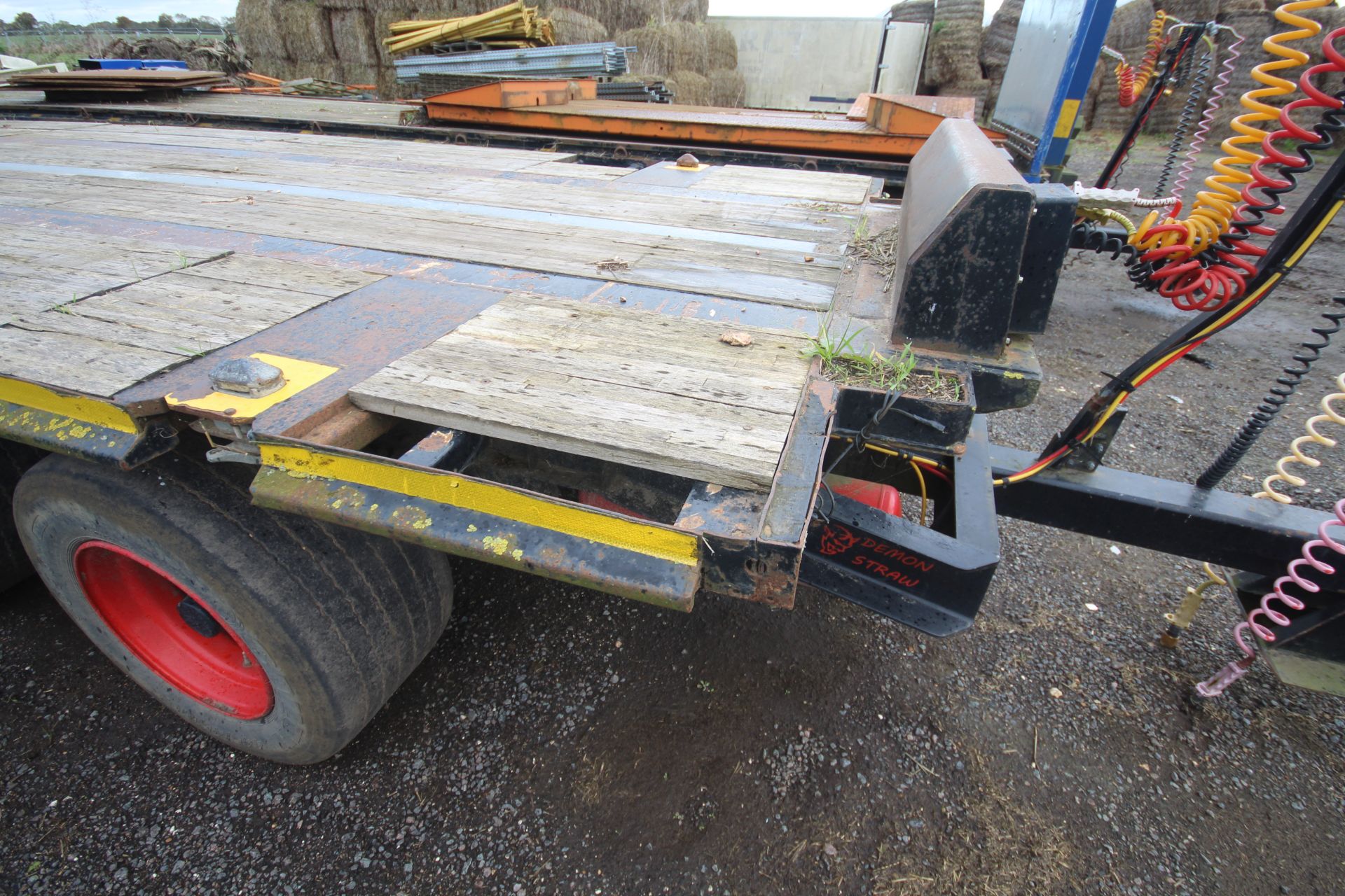 ** UPDATED DESCRIPTION ** c.45ft tri-axle low-ride sloper artic trailer. With low profile super - Image 58 of 58