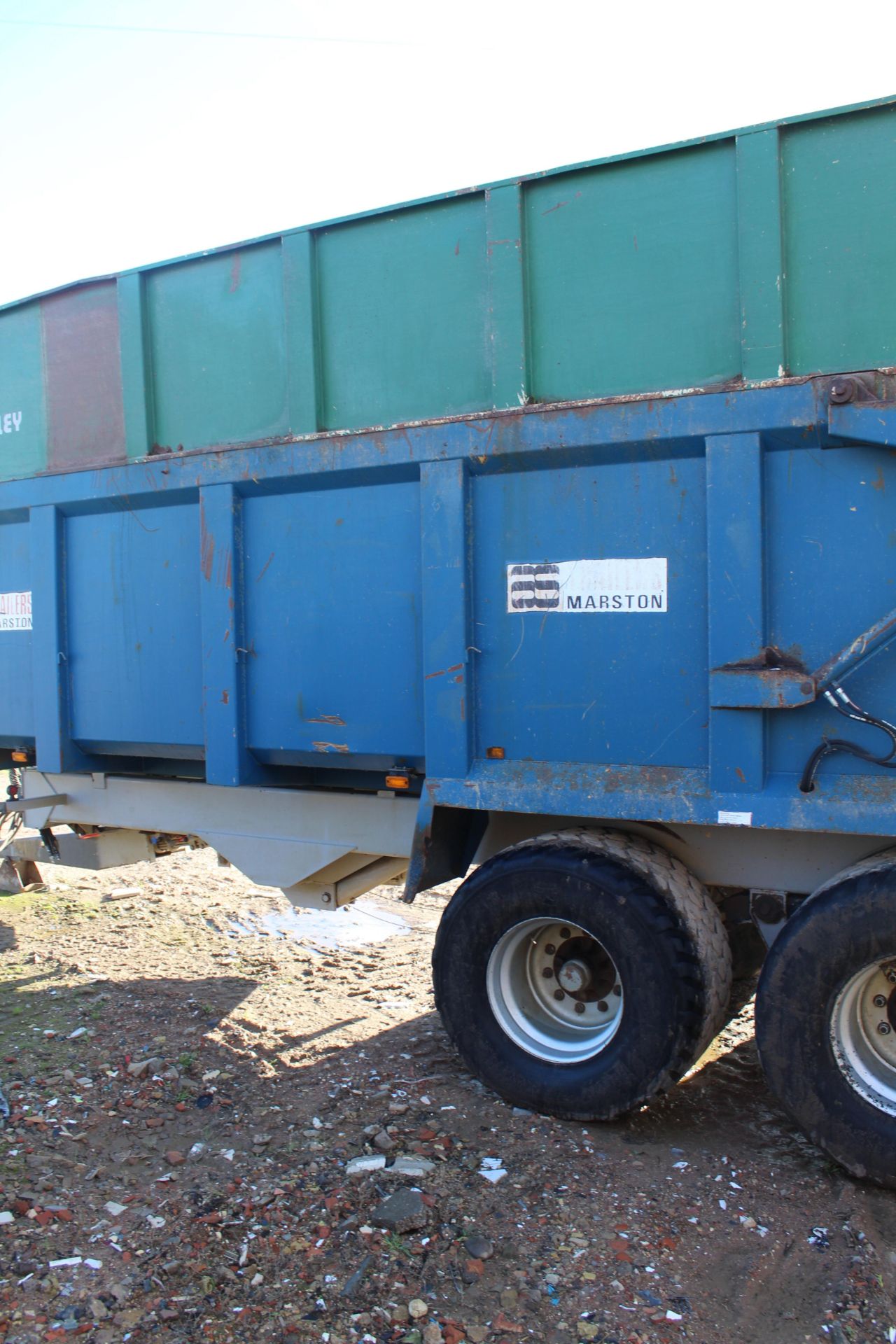 Marston 18T twin axle tipping trailer. 2005. With flotation wheels and tyres, air brakes, - Image 4 of 64