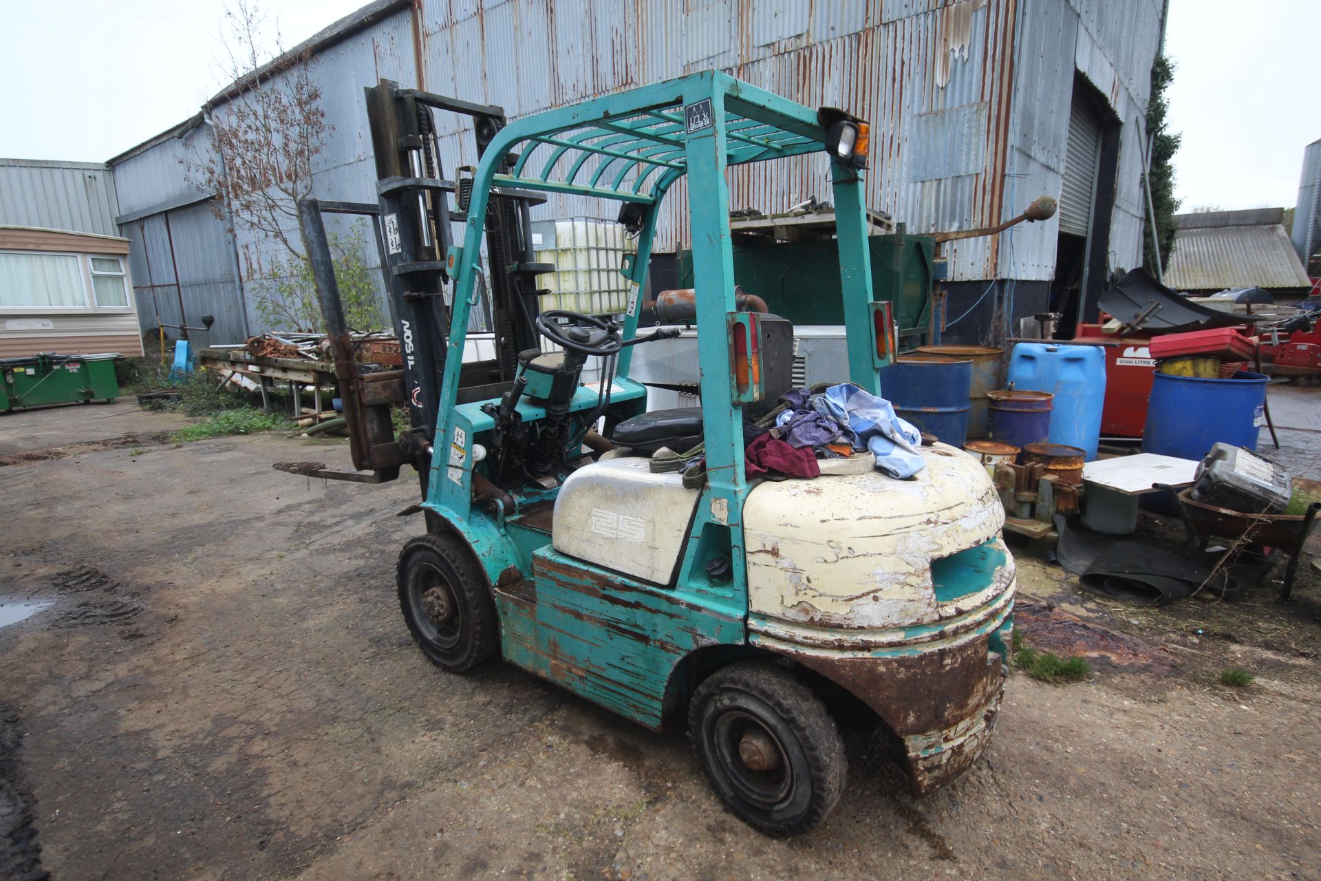 **UPDATED DESCRIPTION** Artison FD25 2.5T diesel masted forklift. With side shift. V **TO BE - Image 4 of 41