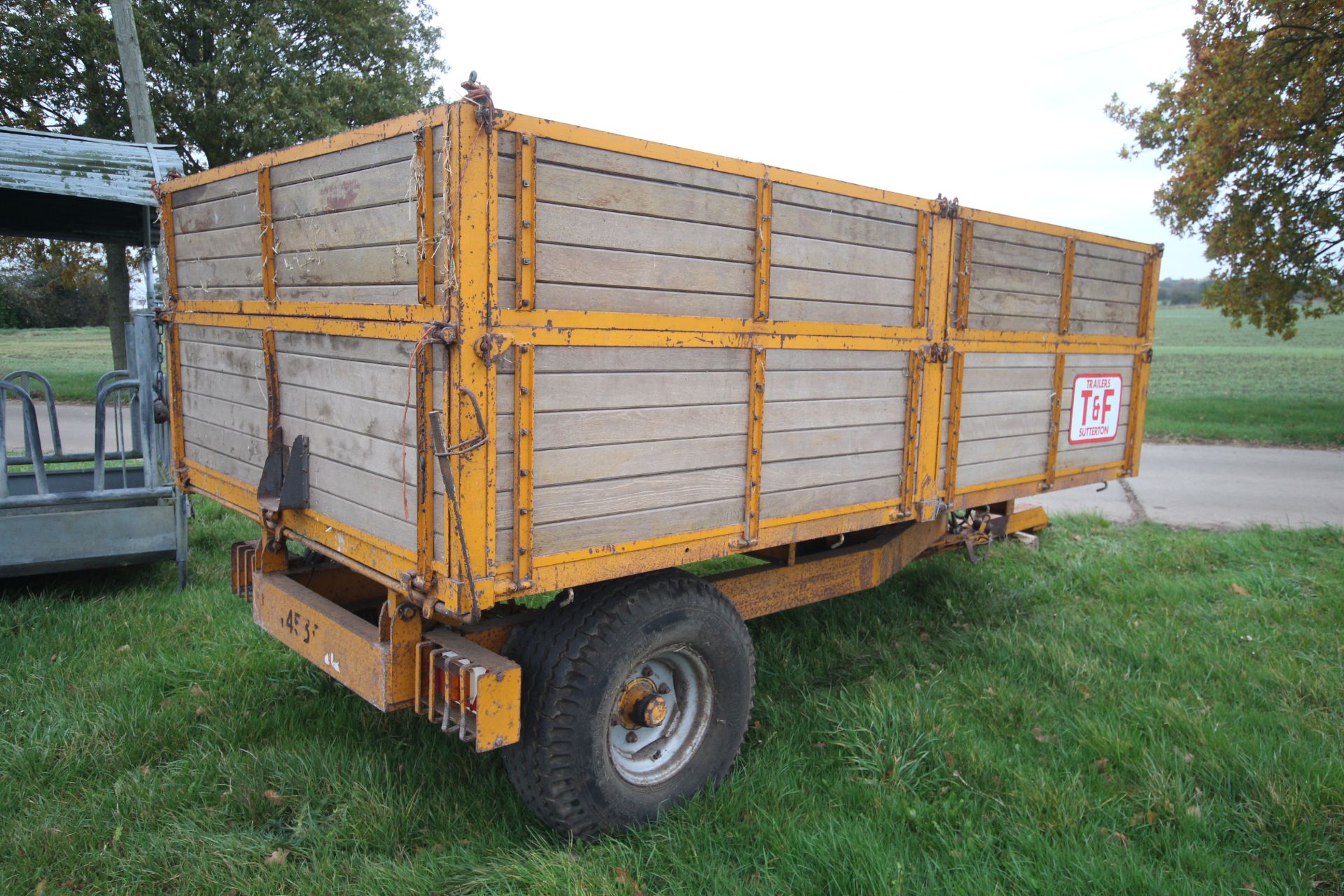 **UPDATED DESCRIPTION** T&F c.5T double drop side single axle tipping trailer. Included by kind - Image 3 of 28