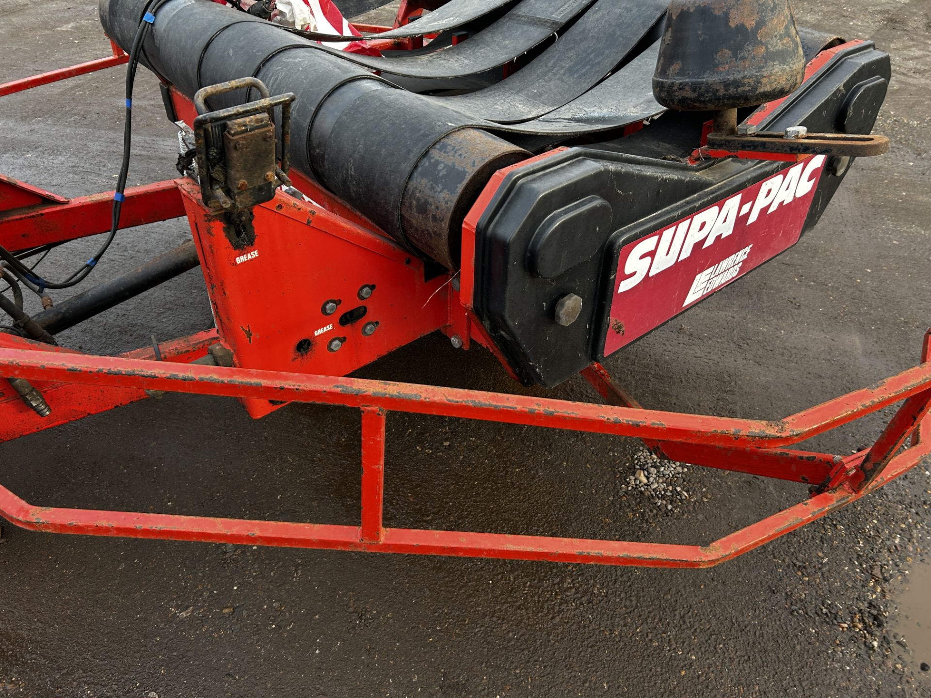 Lawrence Edward Supa-Pac remote control and automatic static linkage mounted hydraulic driven bale - Image 15 of 18
