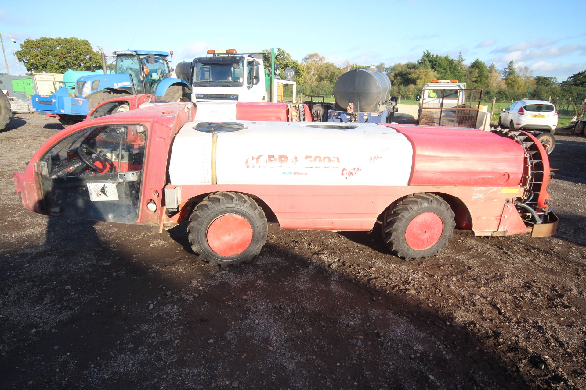 Tifone Cobra 2000 Interceptor 4WD 4WS self-propelled Line sprayer. 2013. Showing 1,161 hours. - Image 2 of 66