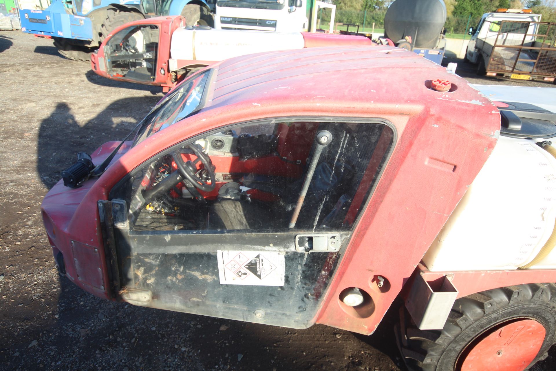 Tifone Cobra 2000 Interceptor 4WD 4WS self-propelled Line sprayer. 2013. Showing 1,161 hours. - Image 9 of 66