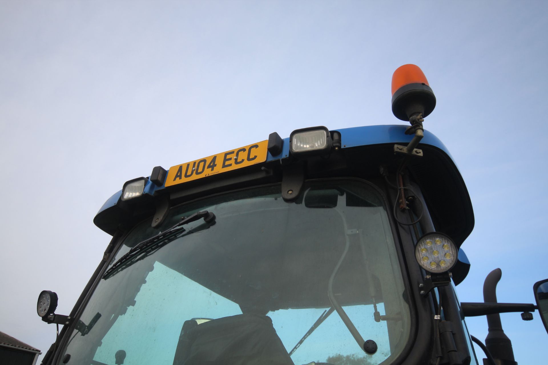 New Holland TS125A 4WD tractor. Registration AU04 ECC. Date of first registration 01/03/2004. 5, - Image 37 of 107