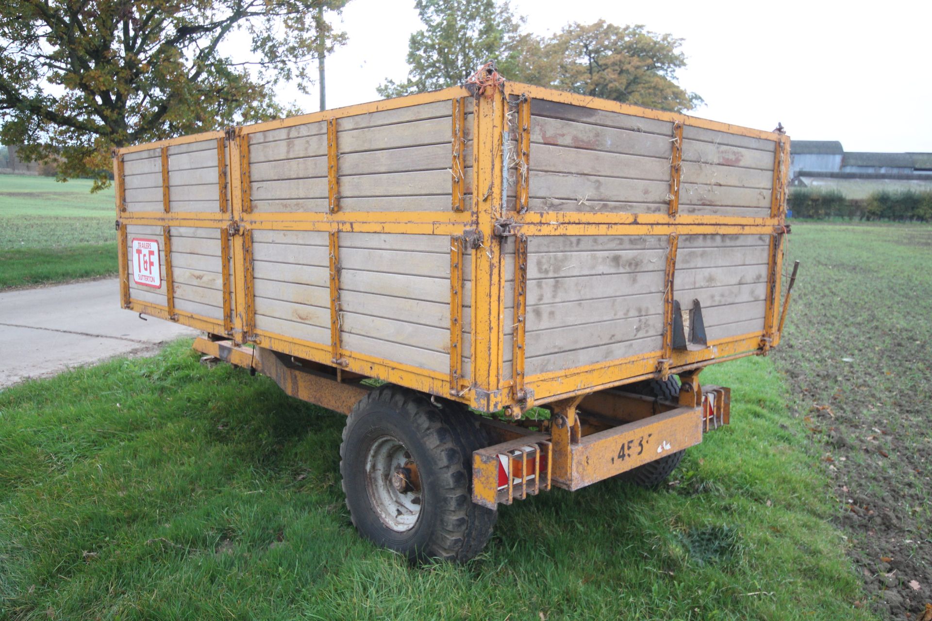 **UPDATED DESCRIPTION** T&F c.5T double drop side single axle tipping trailer. Included by kind - Image 4 of 28