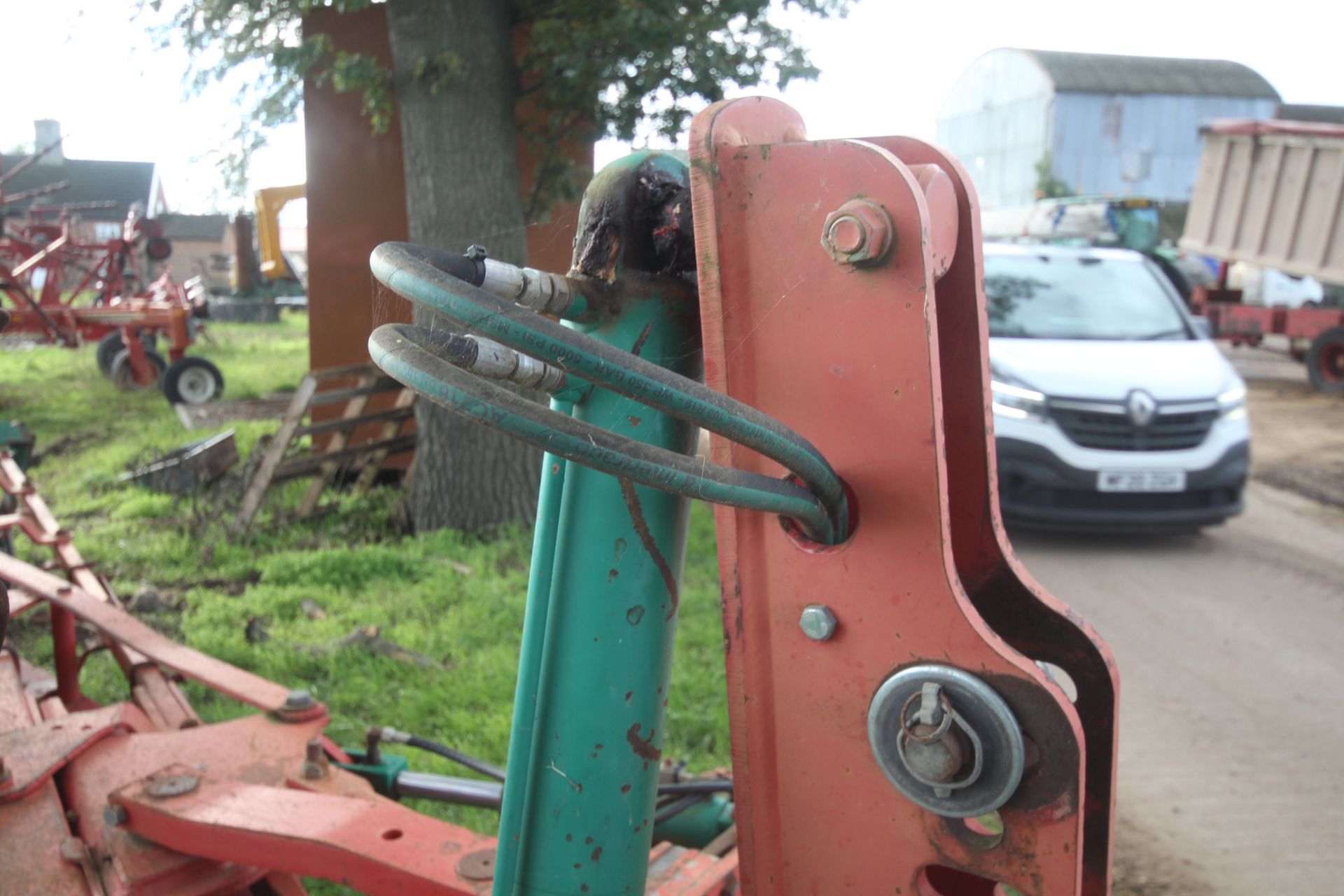 Kverneland LB85 5+1F reversible plough. 85/300/28/HD. With 300HP headstock, 28 bodies, tungsten - Image 10 of 31