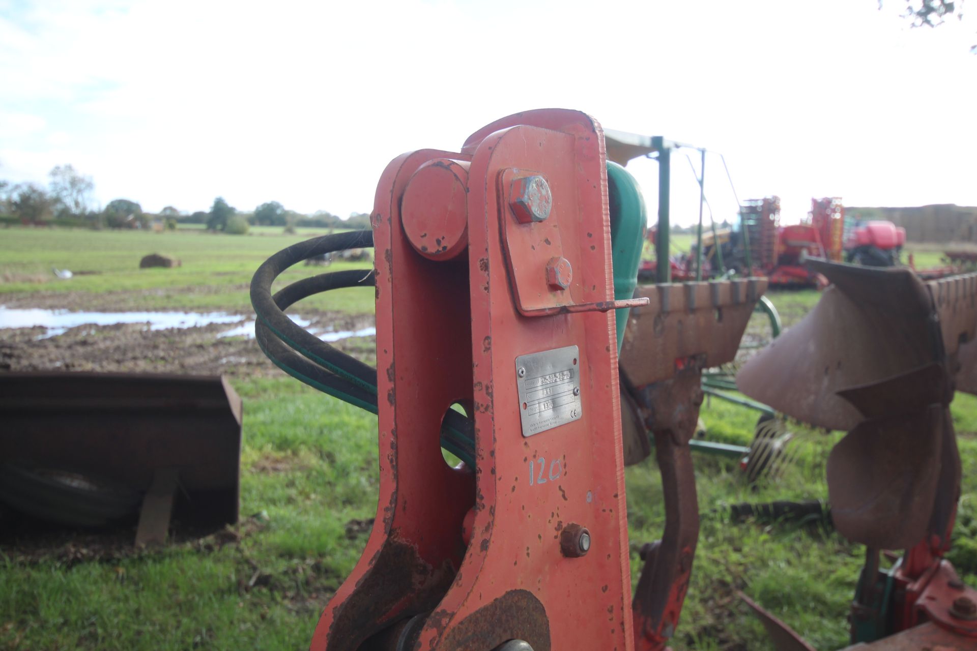 Kverneland LB85 5+1F reversible plough. 85/300/28/HD. With 300HP headstock, 28 bodies, tungsten - Image 5 of 31