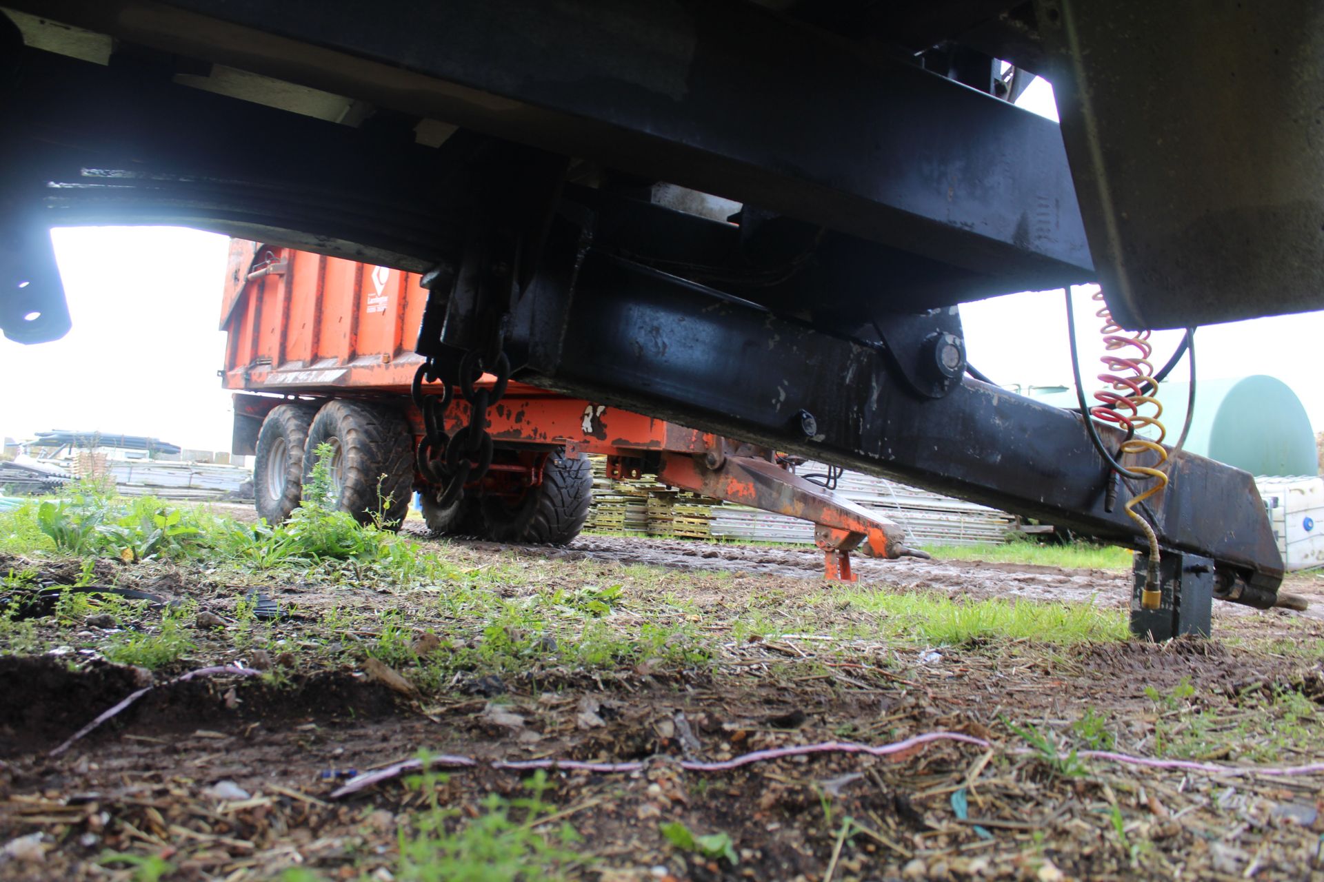 **UPDATED DESCRIPTION** c. 18-20T twin axle lorry conversion tipping trailer. With super singles, - Image 38 of 47