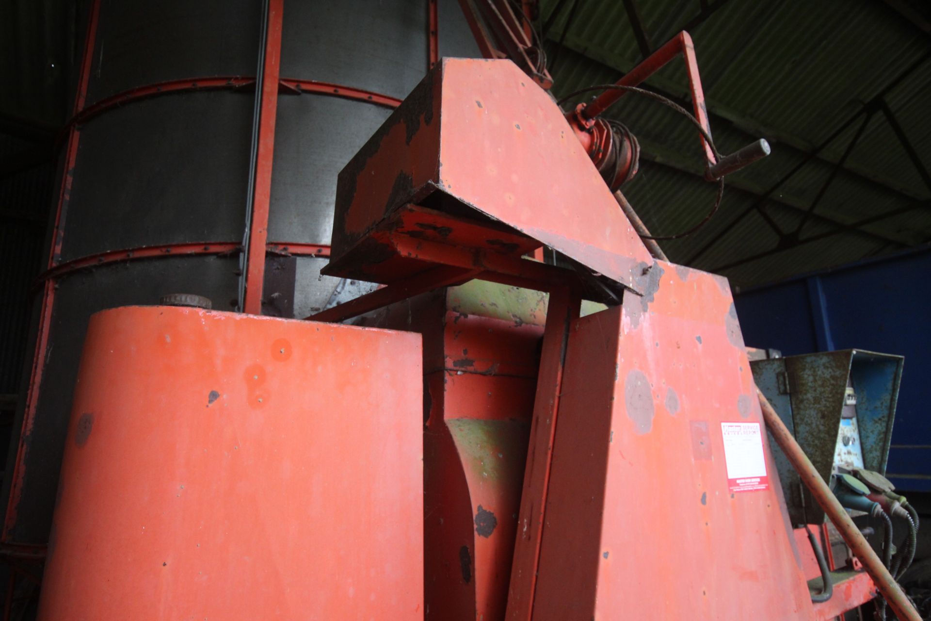 Master 12T diesel fired mobile grain drier. Owned for 25 years, unused for 10 years but dry - Image 12 of 41