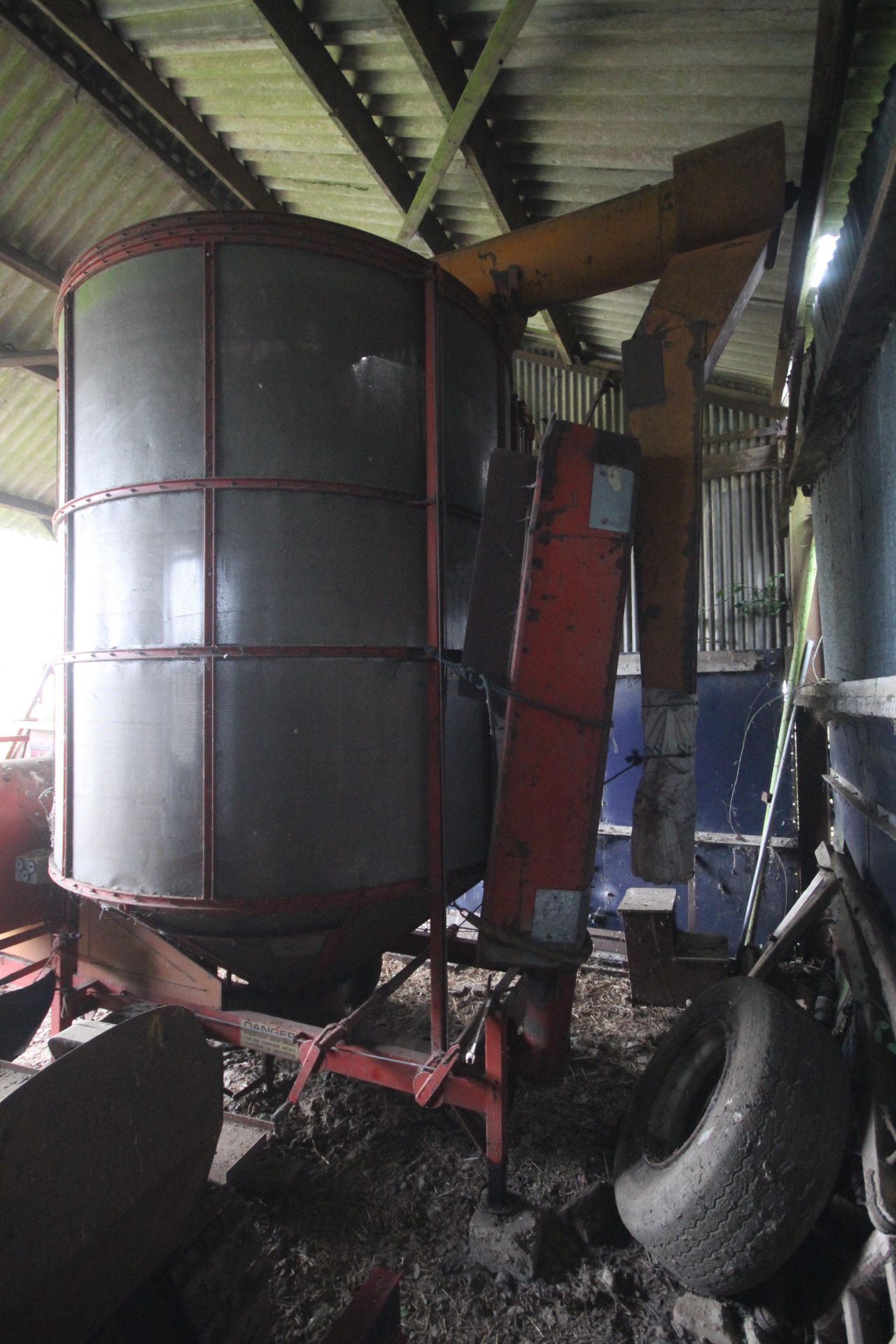 Master 12T diesel fired mobile grain drier. Owned for 25 years, unused for 10 years but dry - Image 6 of 41