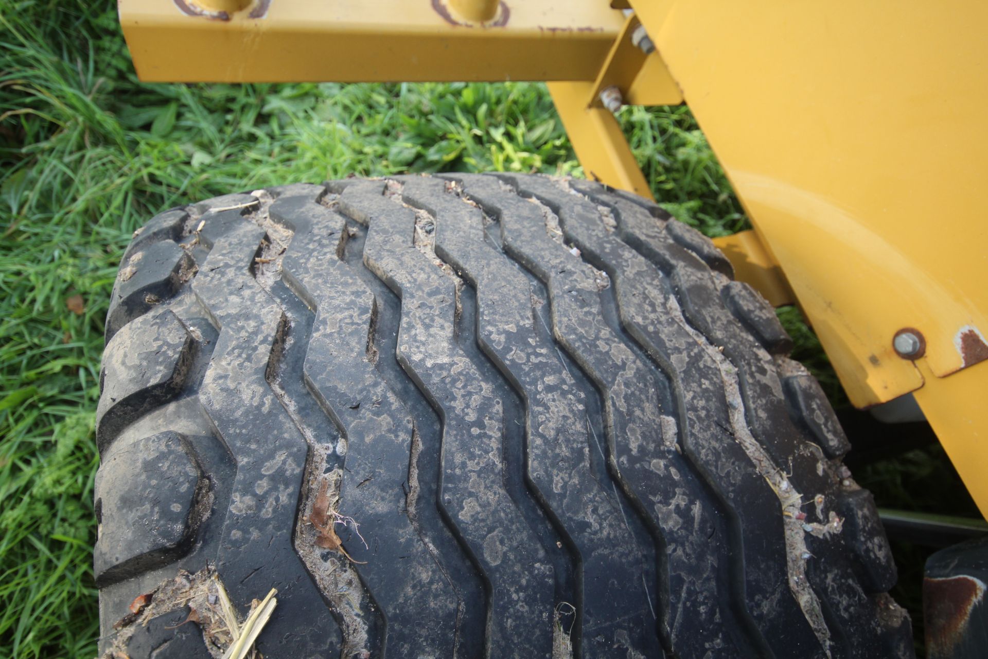 Tanco Autowrap 1418S static automatic bale wrapper. Bale count 39,497. 3,257 hours. With self- - Image 21 of 32