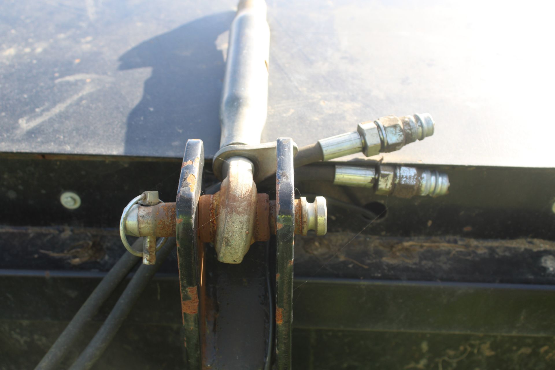 Front linkage mounted hydraulic nudge bar for chaser. With toolbox. V - Image 13 of 19