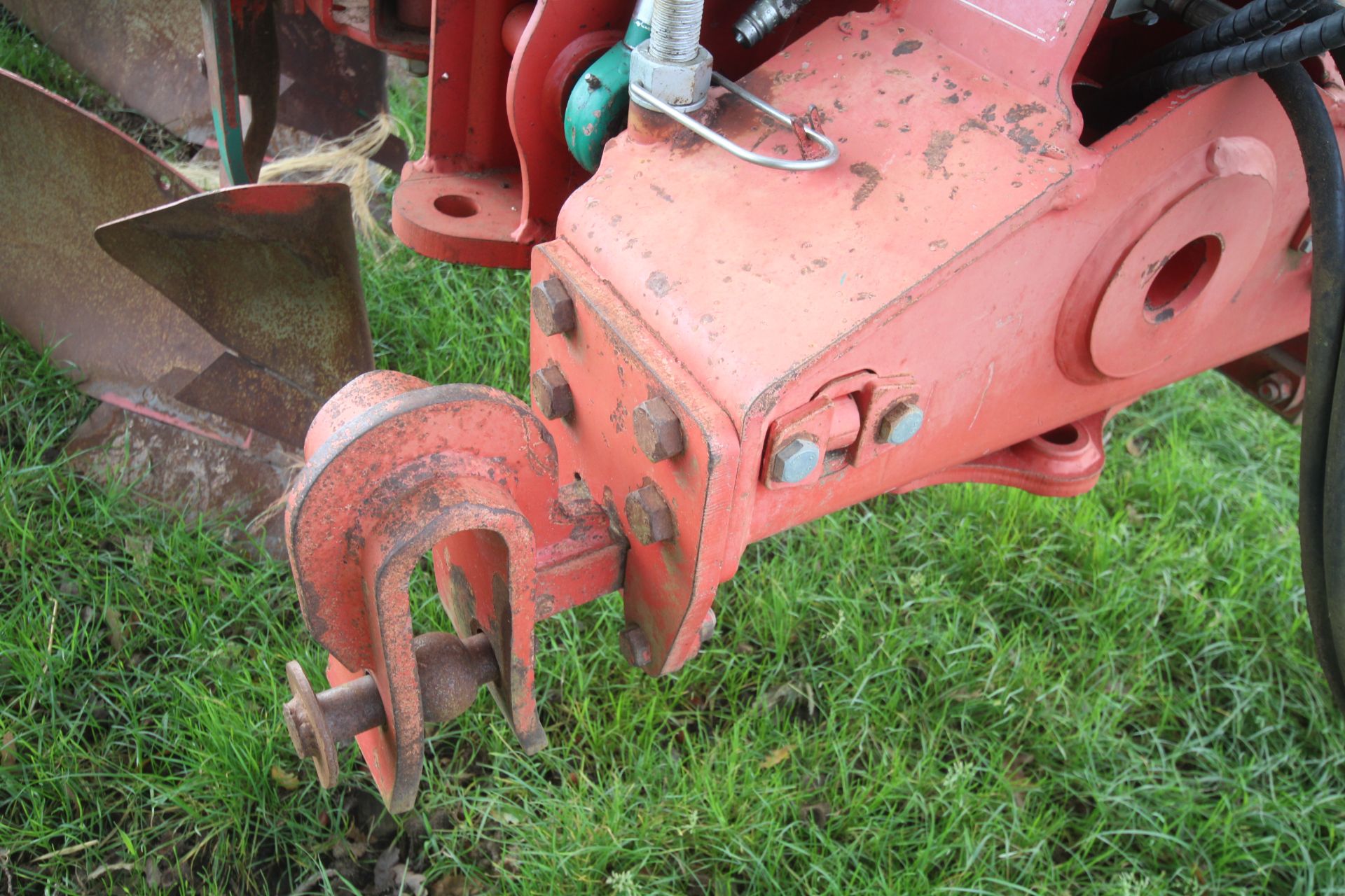 Kverneland LB85 5+1F reversible plough. 85/300/28/HD. With 300HP headstock, 28 bodies, tungsten - Image 9 of 31